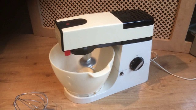 'KENWOOD CHEF A901 FOOD MIXER & TOOLS FOR SALE ON EBAY.CO.UK'