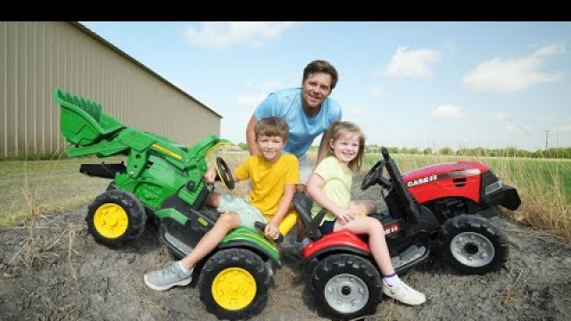 'Hudson\'s Green tractor VS Holly\'s Red tractor | Tractors for kids'