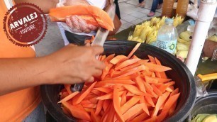 'Street Food: Papaya Cutting Skills Fast Worker Cebu Philippines'