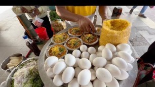 'Kolkata\'s Famous Egg Ghugni at Railway Station | Indian Street Food'