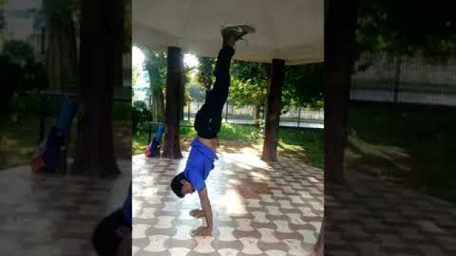 'Handstand | calisthenics | # youtube # shorts # fitness'