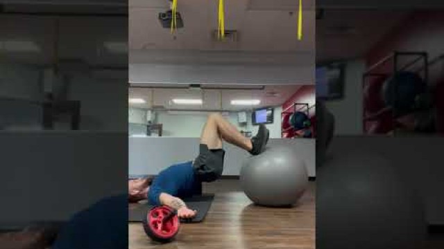 'Exercise Tutorial - How to - Leg workout - Body Weight - Ball Leg Curls'