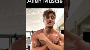 'Alien Muscle Fitness Body 