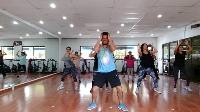 'Daddy Yankee - Dura / Zumba Fitness Julio Gallegos'