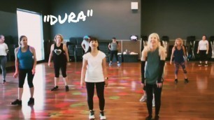 'Zumba Fitness - \" DURA \" - Daddy Yankee - Choreography'