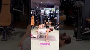 'Shilpa Shetty\'s workout ❤️#shorts #shilpashetty #workout #yoga #ytshorts #bollywood'