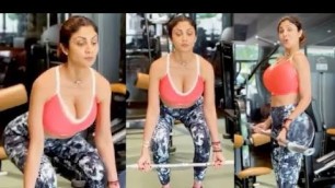 'Shilpa Shetty Stunning Workout Video | Super Heavy Weight Lift'