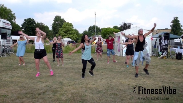 'Flashmob at Enfield Balloon Festival 2018 with Fitness Vibe, video 4'