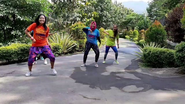 'Dura (Remix) by DJ Francis | Zumba Fitness | SS Puspita Wates | @zin_pipiet'