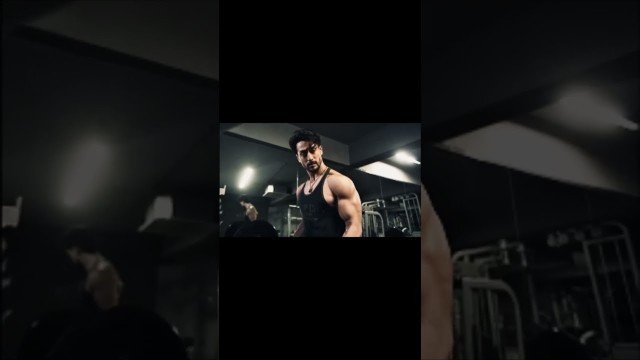 'Tiger Shroff Khatarnakmazing Khokhar body six pack CCC viral video#shorts'