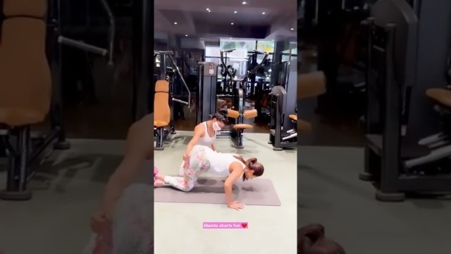 'Shilpa Shetty\'s morning workout ❤️ #shorts #sohot #beautiful #workout #foryou #shilpashetty'