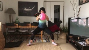 'En forme avec Andréa. Séance 52- Gym tous niveaux avec Ballon Paille.'