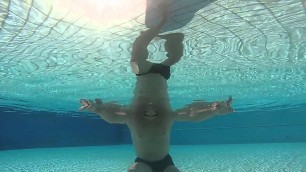 'Breathing exercise before swimming, Exercices de respiration avant la nage'