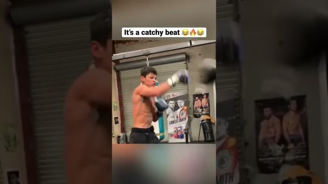 'Ryan Garcia showing off his boxing ability! 