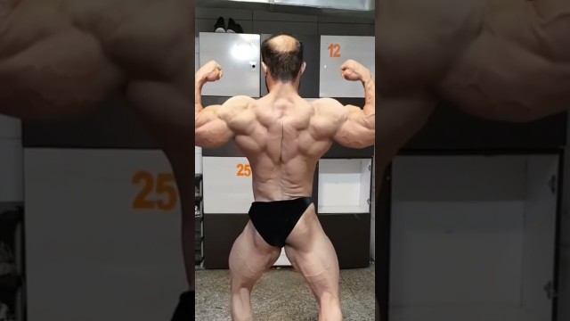 'Alien Gains Bodybuilding Posing | Gym Motivational status | Bodybuilding motivation #shorts'