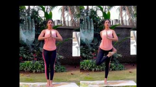 'Shilpa shetty ke yoga poses#youtubeshorts'