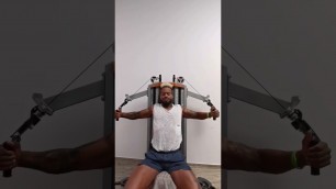 'Butterfly am Kabelzug Übung für die Brustmuskulatur #shorts #youtubeshorts #gym #fürdich #crossfit'