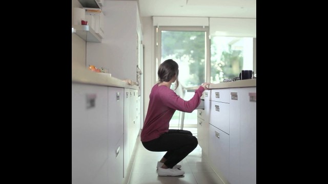 'The kitchen squats NESTLE FITNESSE'