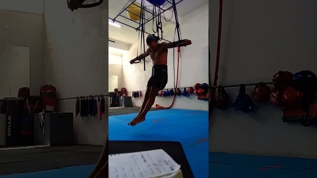 'Assisted Butterfly MU + 8kg!!! #muscleup #shorts #fitness #gymnastics #streetworkout #calisthenics'