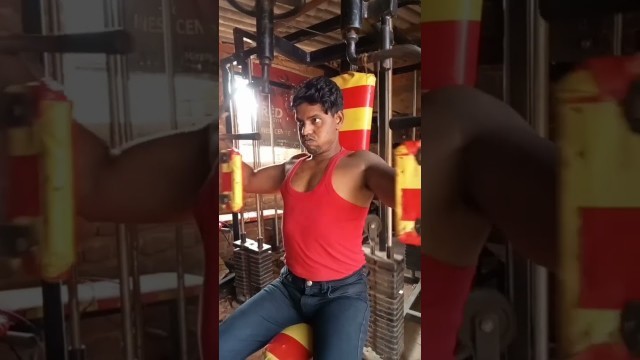 '#chest #butterfly #workout at #desy gym मेरे प्यारे #दोस्तों #subscribe जरूर करें #धन्यवाद 