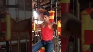 '#chest #butterfly #workout at #desy gym मेरे प्यारे #दोस्तों #subscribe जरूर करें #धन्यवाद 