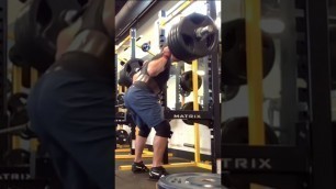 'Huge 495 pound squat fail'