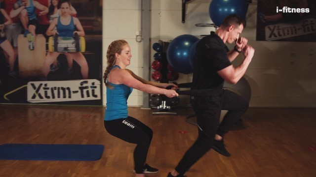 'I-FITNESS - COUPLES Workout met Amelie en Dennis van Peer & Turnhout'