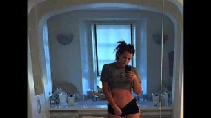 'Khloe Kardashian FITNESS! Body to die for! Bae looks better than ever! HOT post workout photo!'