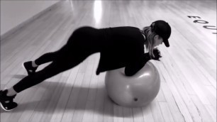 'KHLOE KARDASHIAN WORKOUT SESSION #03'