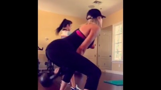 'Khloe Kardashian Work Out In Gymn To Get A Fit Bumm'