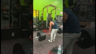 'Masterclass how not to deadlift 305'