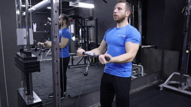 'CABLE BICEPS CURL / ÖN KOL HAREKETİ'