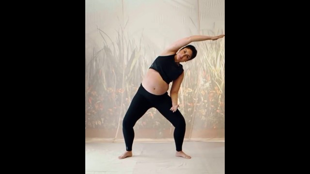 'Kareena Kapoor Khan shares her pregnancy yoga and exercise video'