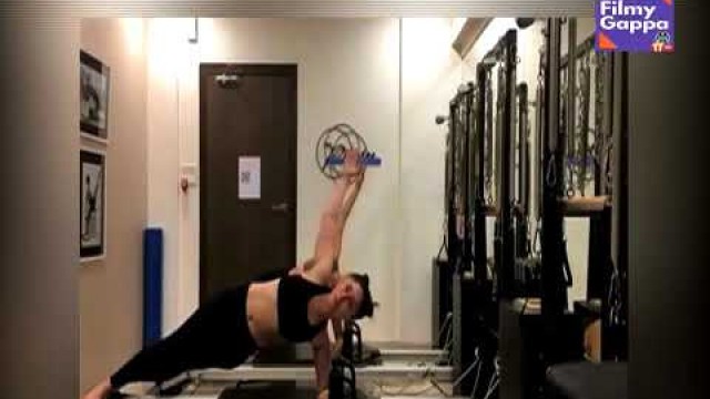 'Kareena Kapoor\'s Inspiring Pilates Workout | Kareena Kapoor Weight Loss | Workout Video | करीना कपूर'