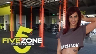 'Allenamento gambe e glutei con Claudia Recina'