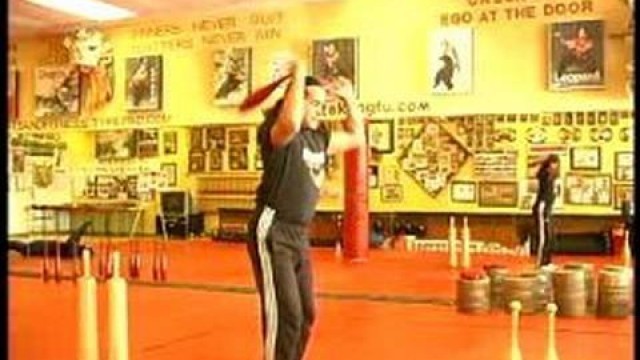 'Indian Club Fitness Training : The Basic Moves in Indian Club Fitness Exercise Training'