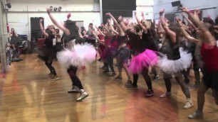 'Extrait Evènement Zumba ® Fitness thème \"Burlesque\" avec Audrey Mendes'