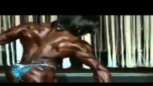 'Female bodybuilding workouts    2009 FBB Arnold Classic Posedown   Female fitness models  female fit'