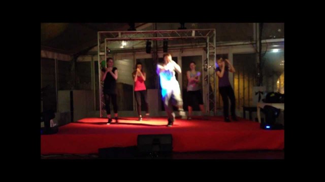 'Zumba® Fitness - Oktawian - You Can\'t Stop The Beat - Rock and roll'