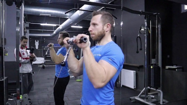 'CABLE REVERSE BICEPS CURL / ÖN KOL HAREKETİ'