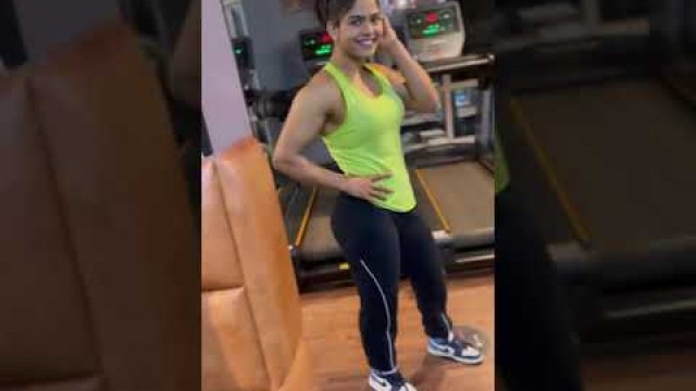 'Shivani gupta gym workout || Shivani gupta shorts video #shorts #viral #fitness #shivani_gupta'