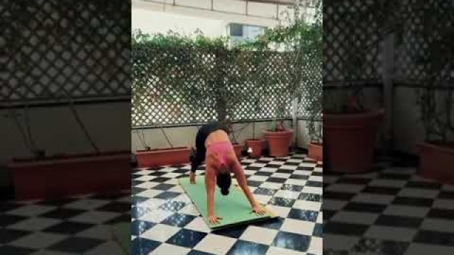 'Kareena Kapoor workout video#kareena#kapoor#short'