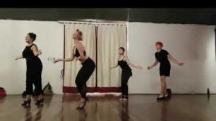 'Beginner Burlesque Dance with Lady Josephine (\"I Just Wanna Make Love to You\" by Etta James)'