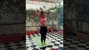 'Kareena Kapoor Khan doing really hard exercise #celebrity #bebo #bollywood #viral #trending #shorts'