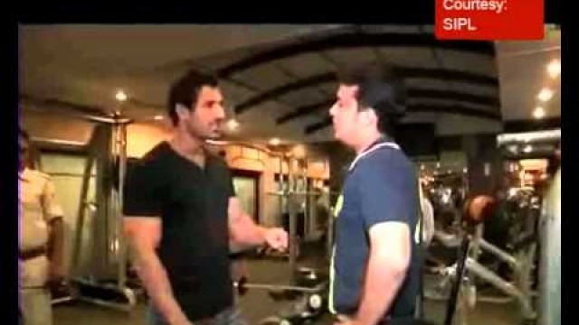 'John Abraham gives tips to build a good physique to Star News\' Siddharth Sharma'