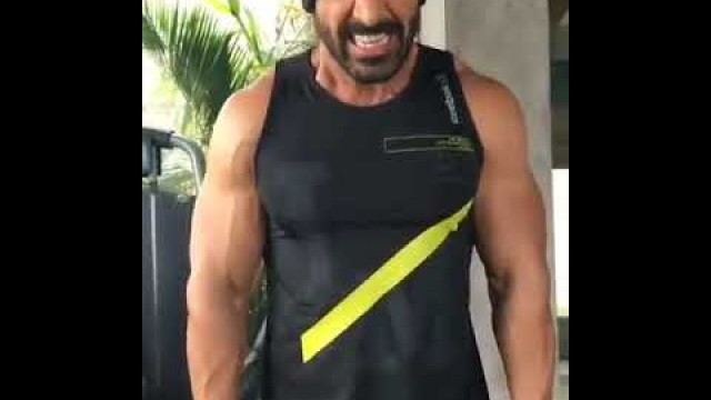 'John Abraham : No Pain No Gain!Gym best motivation