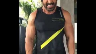 'John Abraham : No Pain No Gain!Gym best motivation