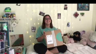 'Stitch Fix Unboxing and try on - Damaged - workout/fitness box first box'