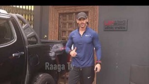 'John Abraham Spotted Post Workout At Bandra | Raaga Tv'